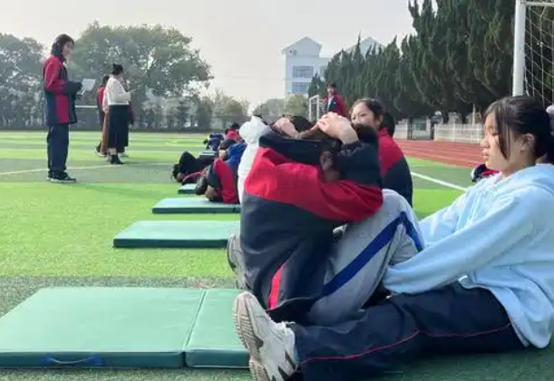 构建全方位德育网络打造