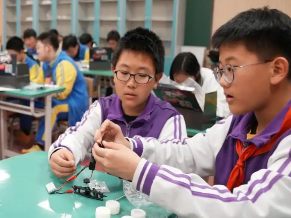 畅通普通教育与工作教育