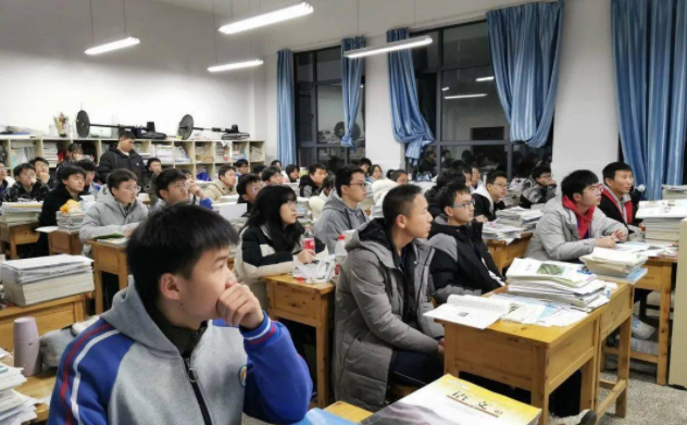 教师指导下推动主动发展