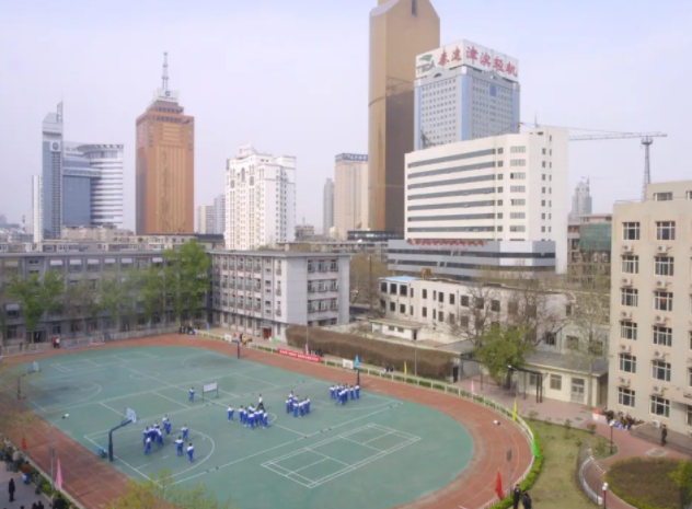 积极构建德智体美劳全面