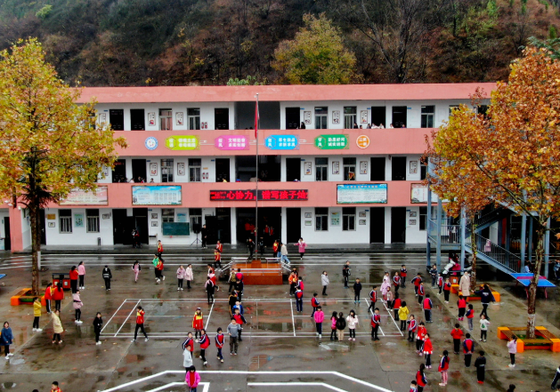 优质师资向乡村学校薄弱