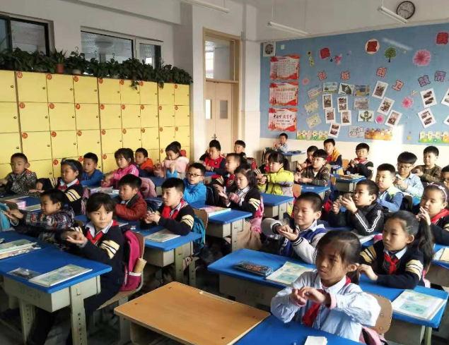 学校试点覆盖学生引导教