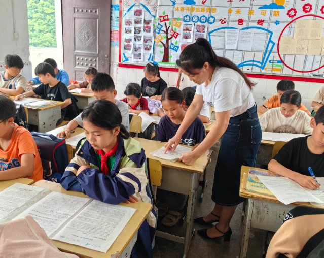 教师队伍活水持续出现为教育强建造注入了连绵不断的动力 教师队伍活水持续出现为教育强建造注入了连绵不断的动力