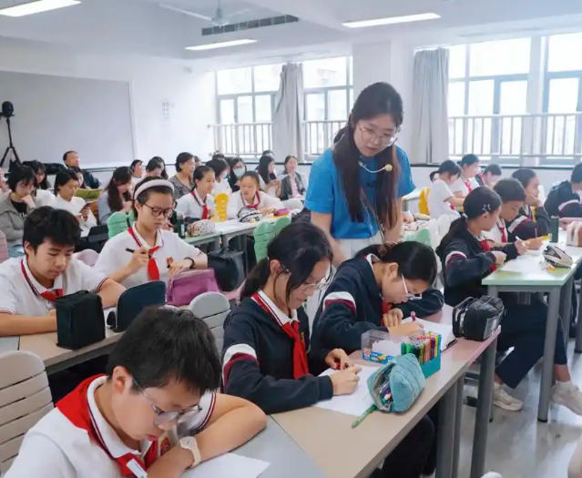 将庞大的差异教育理念转