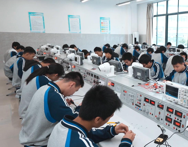 学生在就读城市就读学校