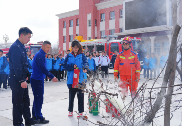 进行课程学习或展开全学