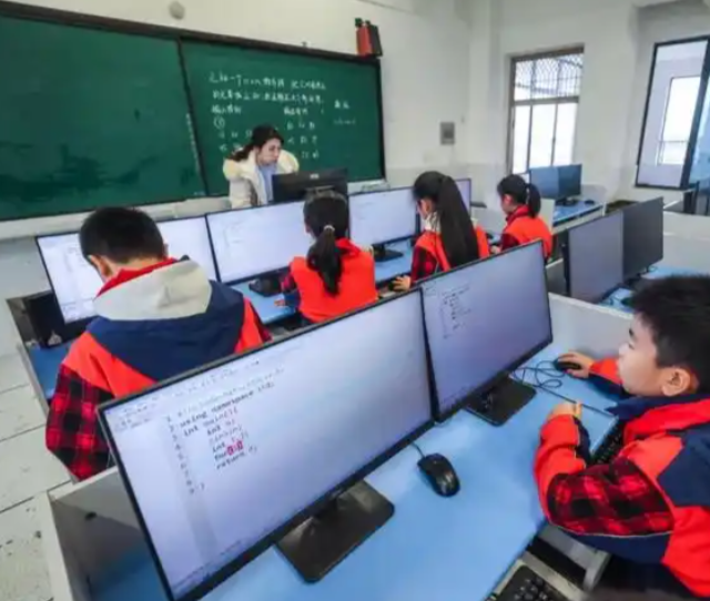 创新素质的人工智能学中