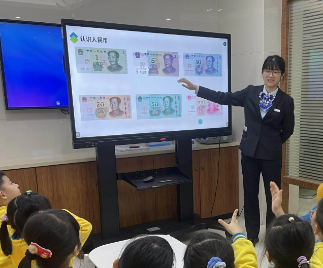 情景判断游戏引导学生对