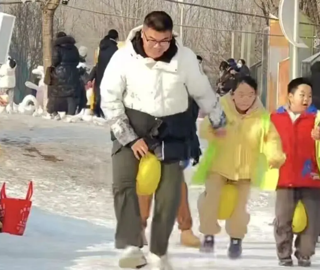 学校引导学生们参加寒假