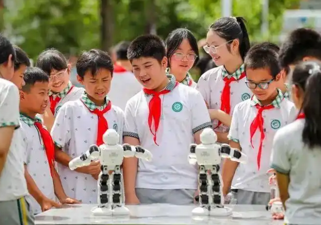 数据规范完成学生成长信