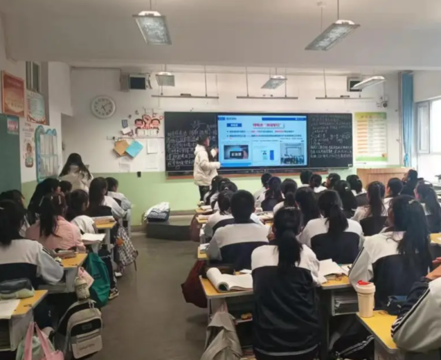 系统缺乏对个性化发展的