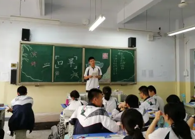 依托名校带弱校强校扶新
