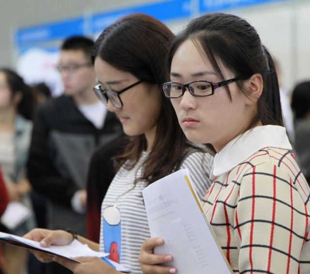 青年学子自觉将个人寻求