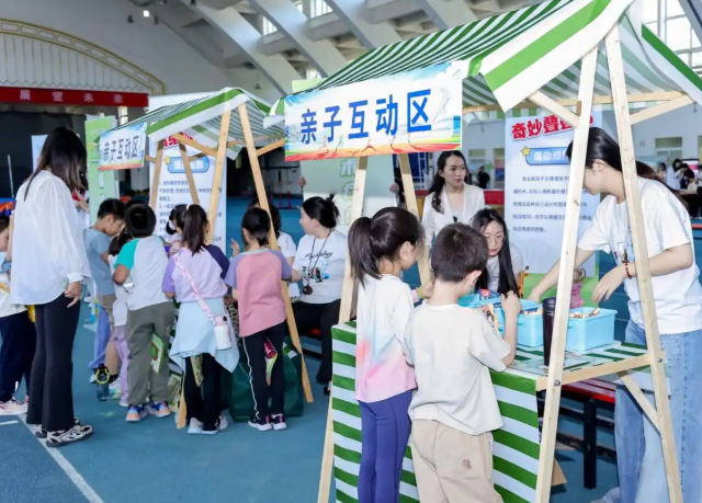 能够依据学生的学习进度