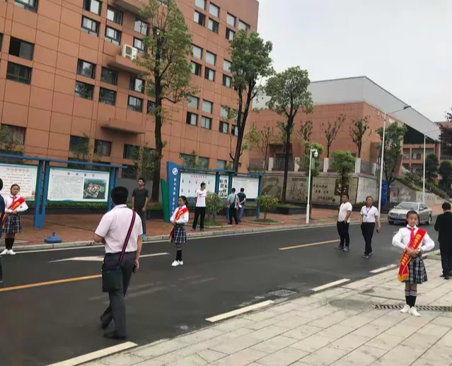 现在许多家长不用再舍近