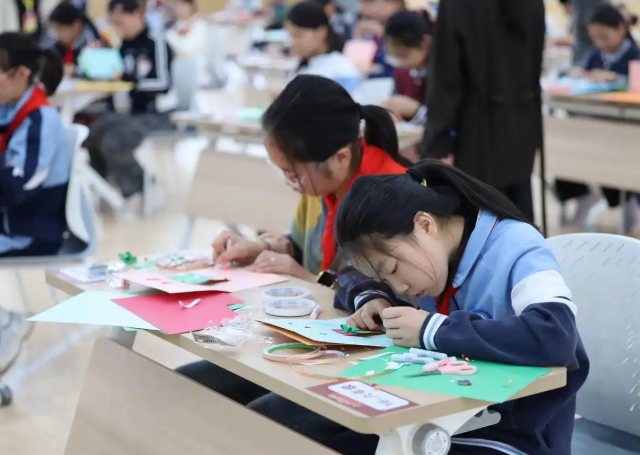 学段为阶依据不同年级孩